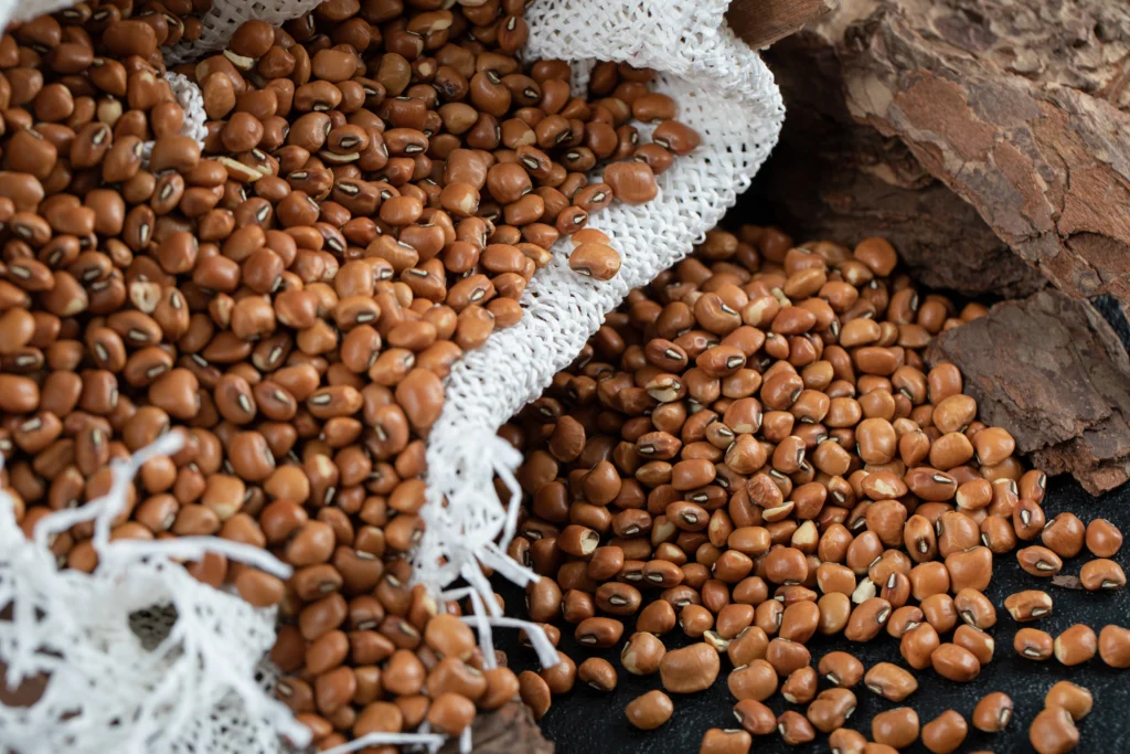 Beans, Dry, Brown (0% moisture)