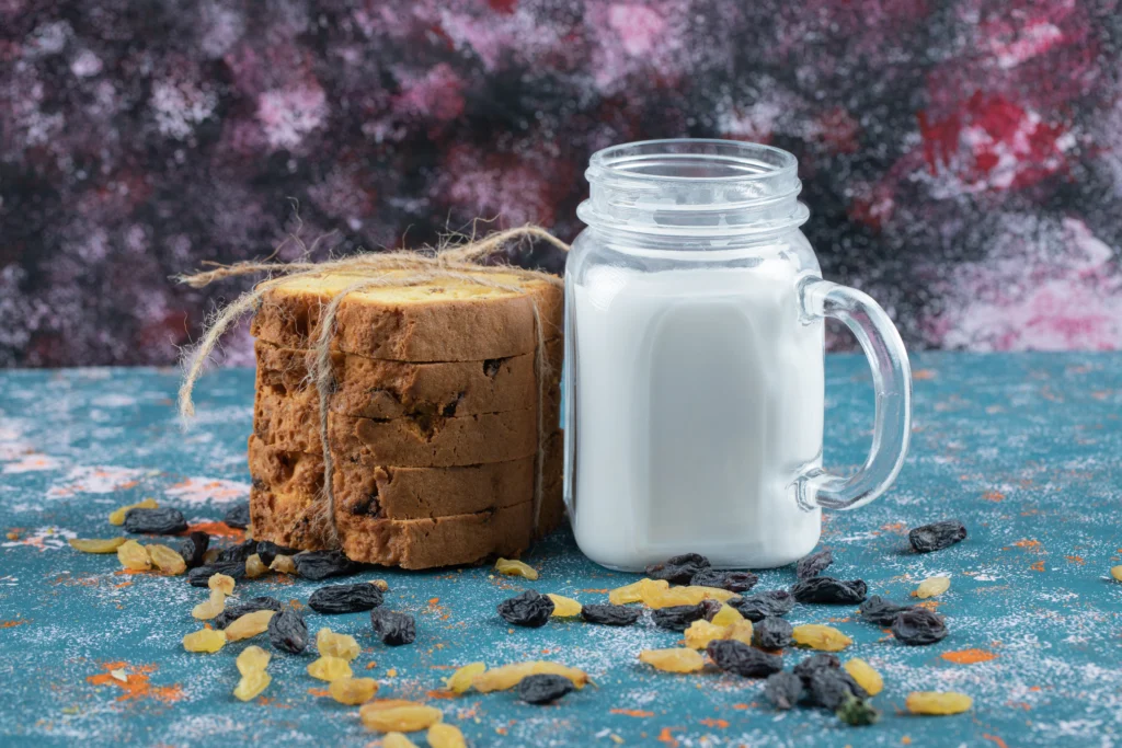 Milk, lowfat, fluid, 1% milkfat, with added vitamin A and vitamin D
