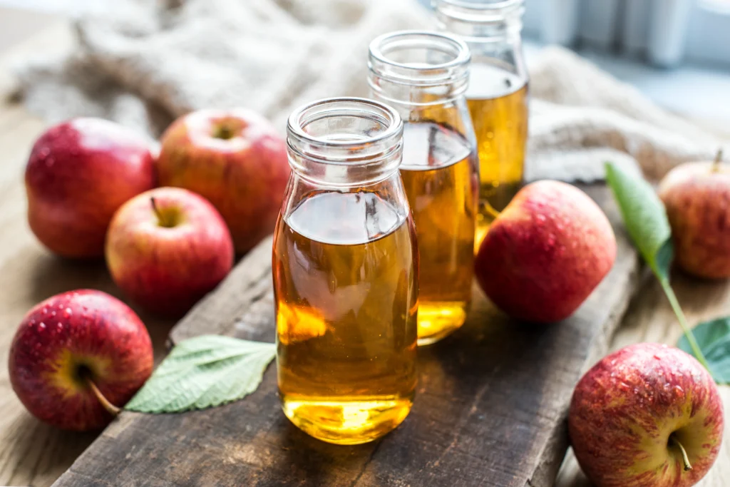 Apple juice, with added vitamin C, from concentrate, shelf stable