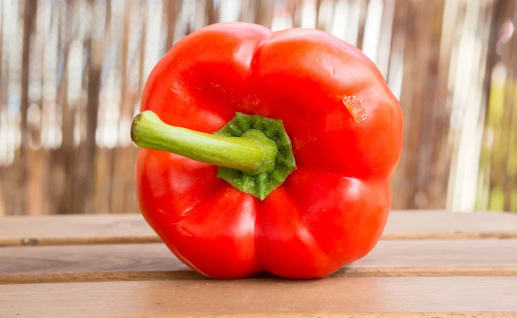 Peppers, bell, red, raw