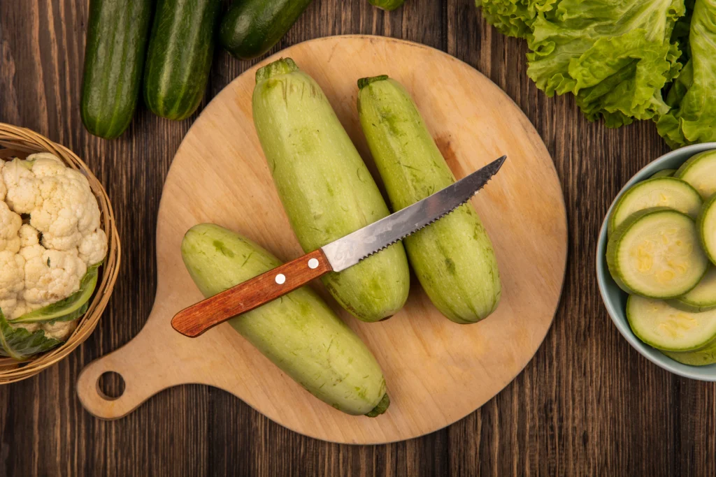 Squash, summer, green, zucchini, includes skin, raw