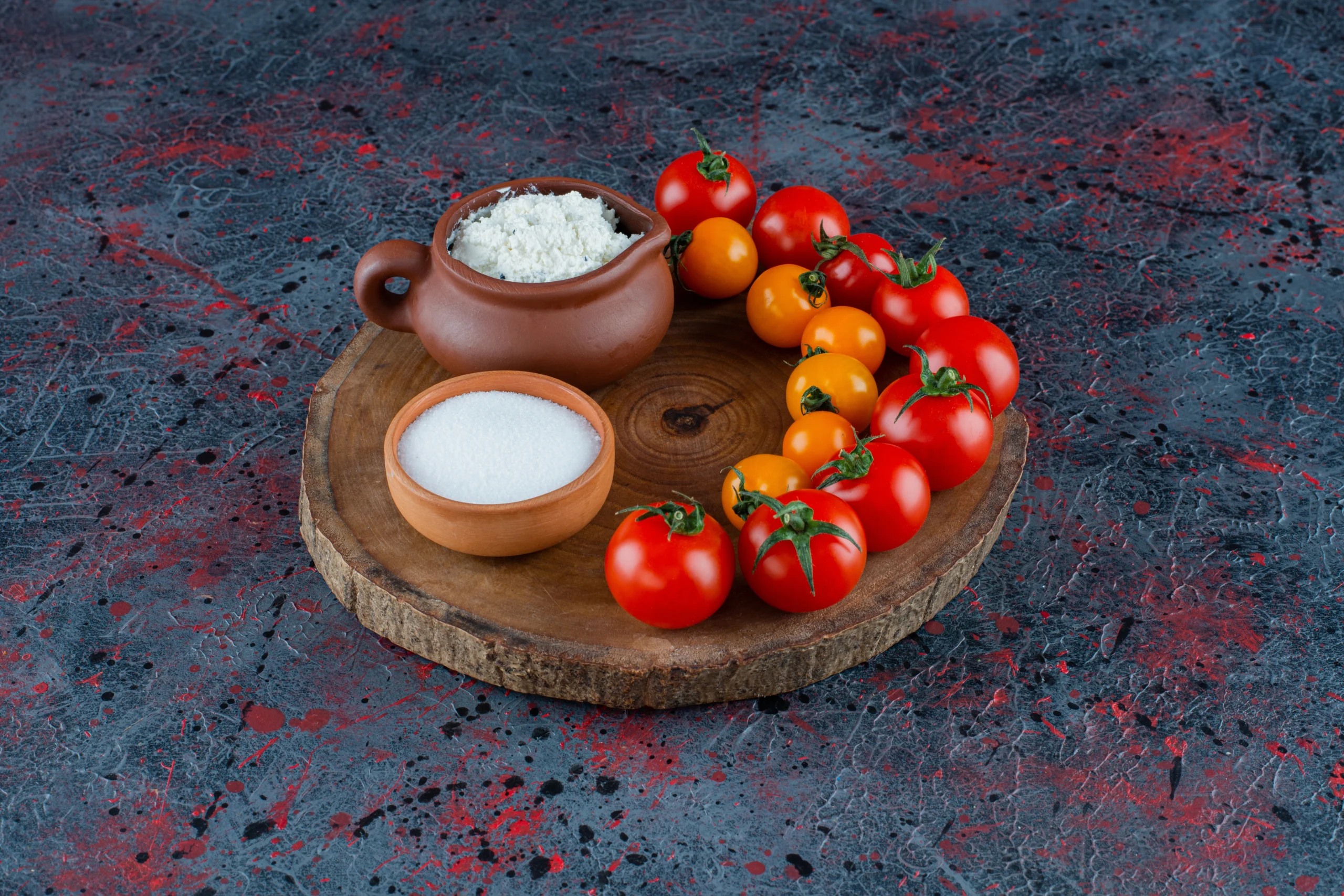 Tomatoes, whole, canned, solids and liquids, with salt added
