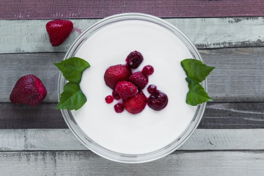 Yogurt, Greek, strawberry, nonfat